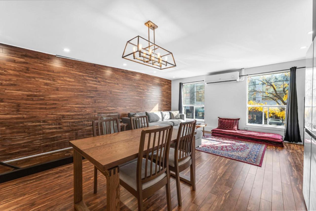 Amazing Fully Renovated Apartment On Queen St. Торонто Екстер'єр фото