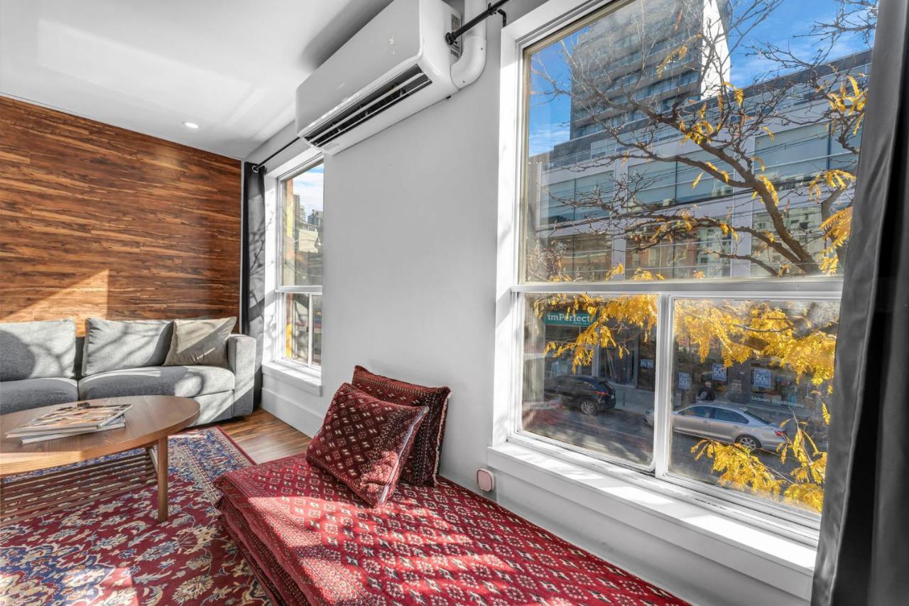 Amazing Fully Renovated Apartment On Queen St. Торонто Екстер'єр фото